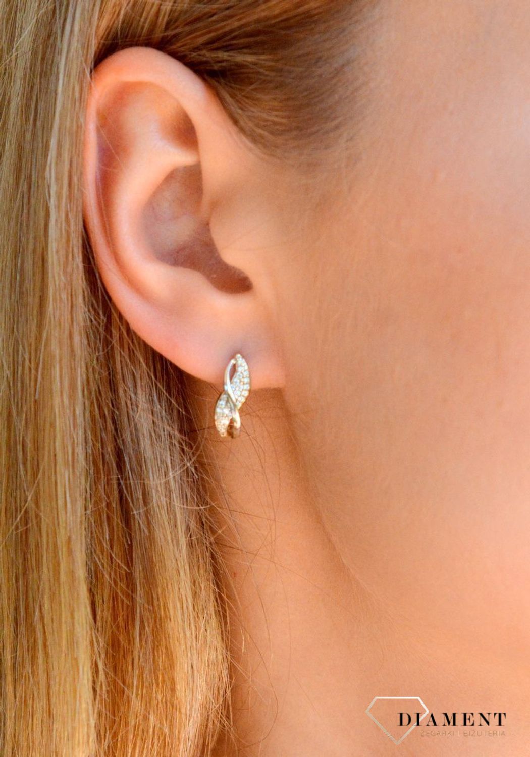 Złote kolczyki damskie 375 angielskie zdobione cyrkoniami KL 7432 375.jpg